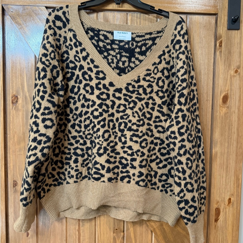 Old Navy Women's V-Neck Sweater - Black and Tan Leopard Print